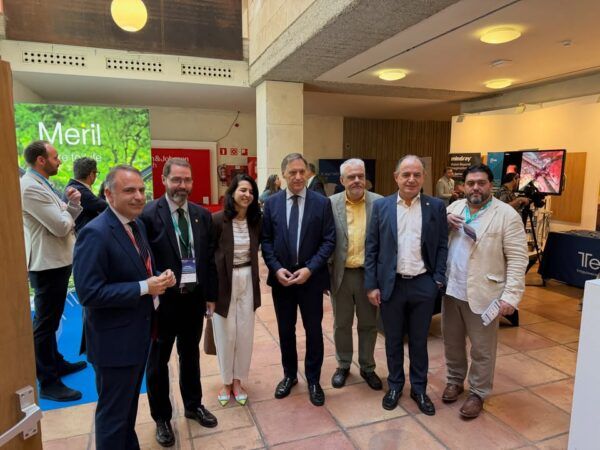 Grupo de profesionales en la inauguración del congreso de cirujanos en Salamanca