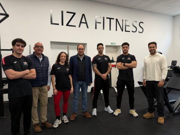 Inauguración de un nuevo espacio deportivo en Ciudad Rodrigo con autoridades y entrenadores