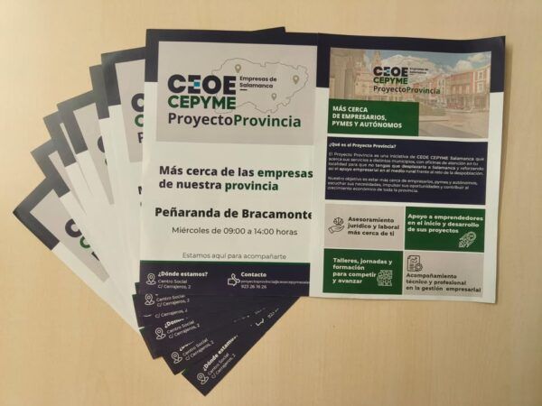 Carteles informativos sobre jornada de absentismo laboral en Peñaranda