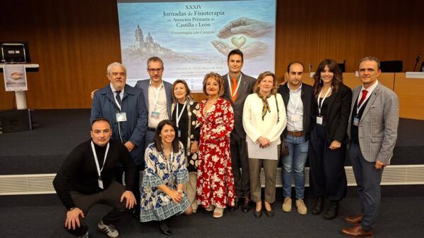 Grupo de profesionales en las Jornadas de Fisioterapia en Atención Primaria en Salamanca