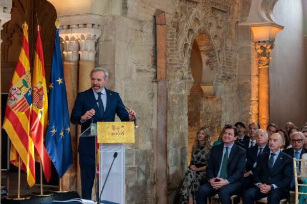 Alfonso Fernández Mañueco en la toma de posesión de Jorge Azcón en Aragón