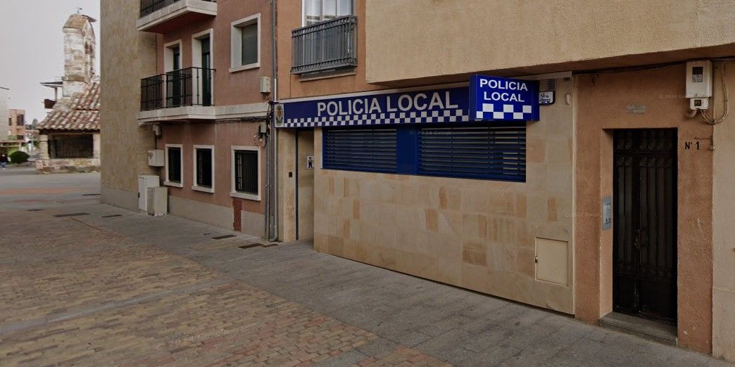 Entrada de la comisaría de Policía Local en Carbajosa de la Sagrada