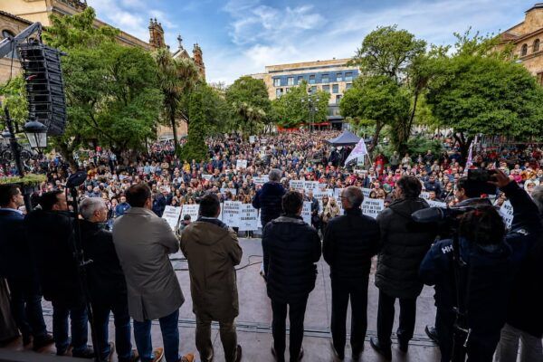 Concentración en Salamanca pidiendo mejoras en conexiones ferroviarias