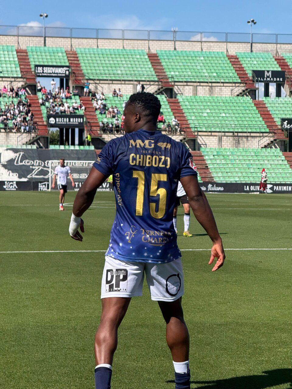Jugador del Unionistas CF en el estadio Reina Sofía durante un partido