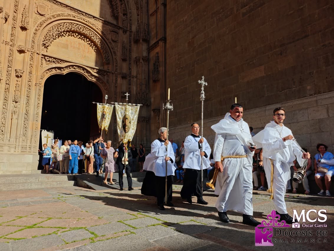 Procesión del Corpus Christi en el centro histórico de Salamanca