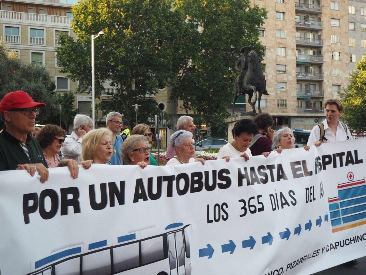 Manifestación del PSOE en Salamanca por un transporte público digno