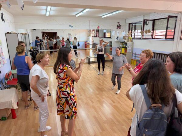 Grupo de personas participando en un taller en Salamanca
