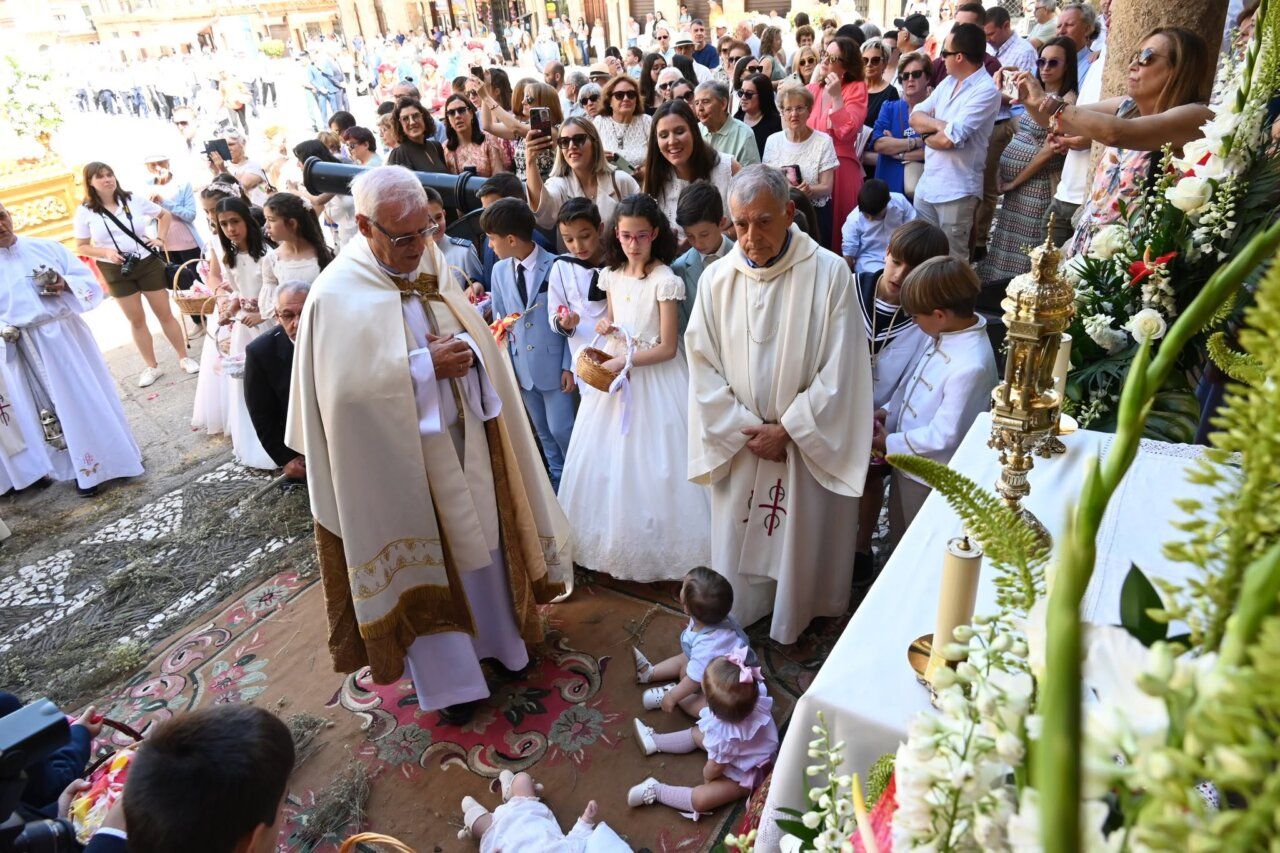 Multitudinaria procesión del Corpus Christi en Ciudad Rodrigo