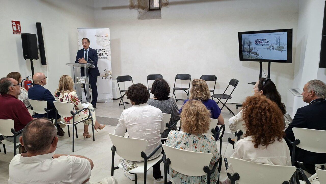 El alcalde de Salamanca en el encuentro Compartimos HeMOciones con pacientes oncohematológicos.