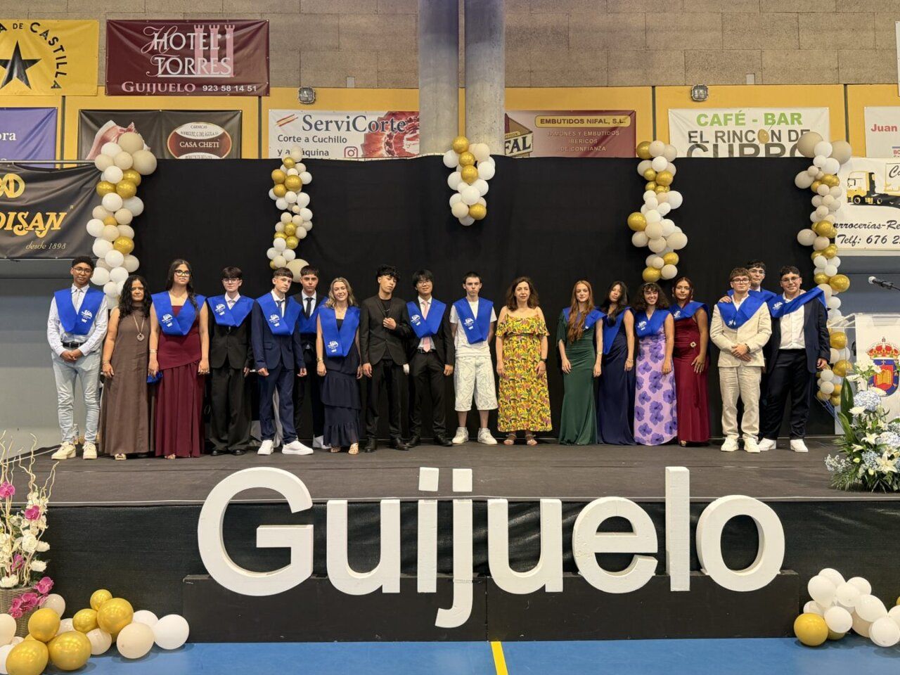 Alumnos de 4º de ESO en su graduación en Guijuelo