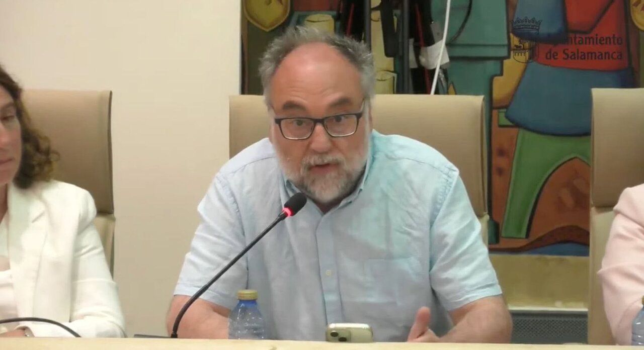 Miembros del Grupo Municipal Socialista en el Ayuntamiento de Salamanca durante una sesión plenaria