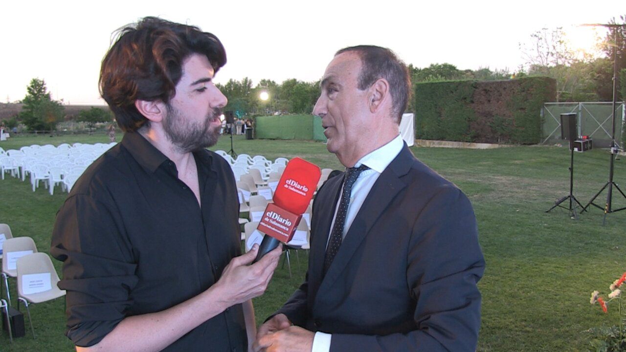 Pedro Samuel Martín hablando sobre el desarrollo económico en Carbajosa de la Sagrada
