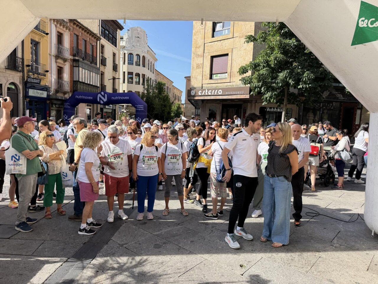 Grupo de personas participando en la VI Semana Savia en Salamanca