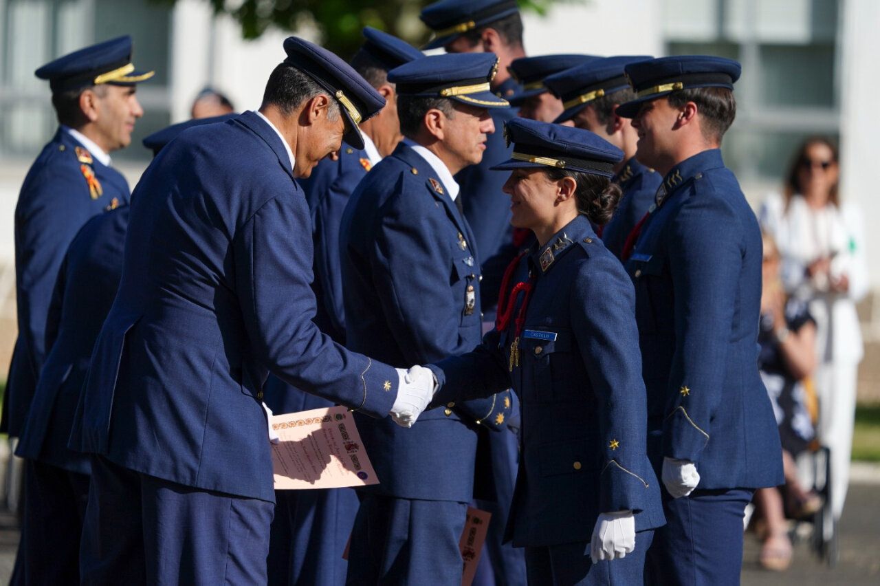 Militares en ceremonia de clausura en la Base Aérea de Matacán