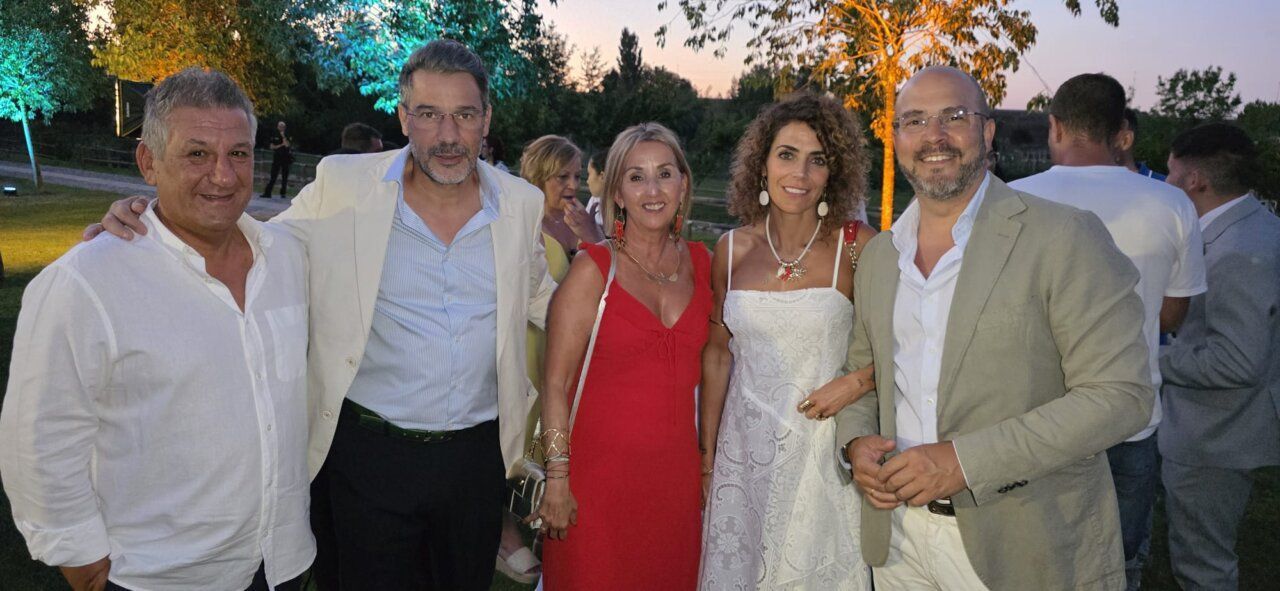 Grupo de personas en la entrega de premios Carbajosa Empresarial