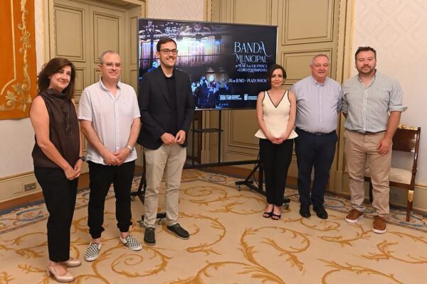 Presentación del concierto conmemorativo en la Plaza Mayor de Salamanca