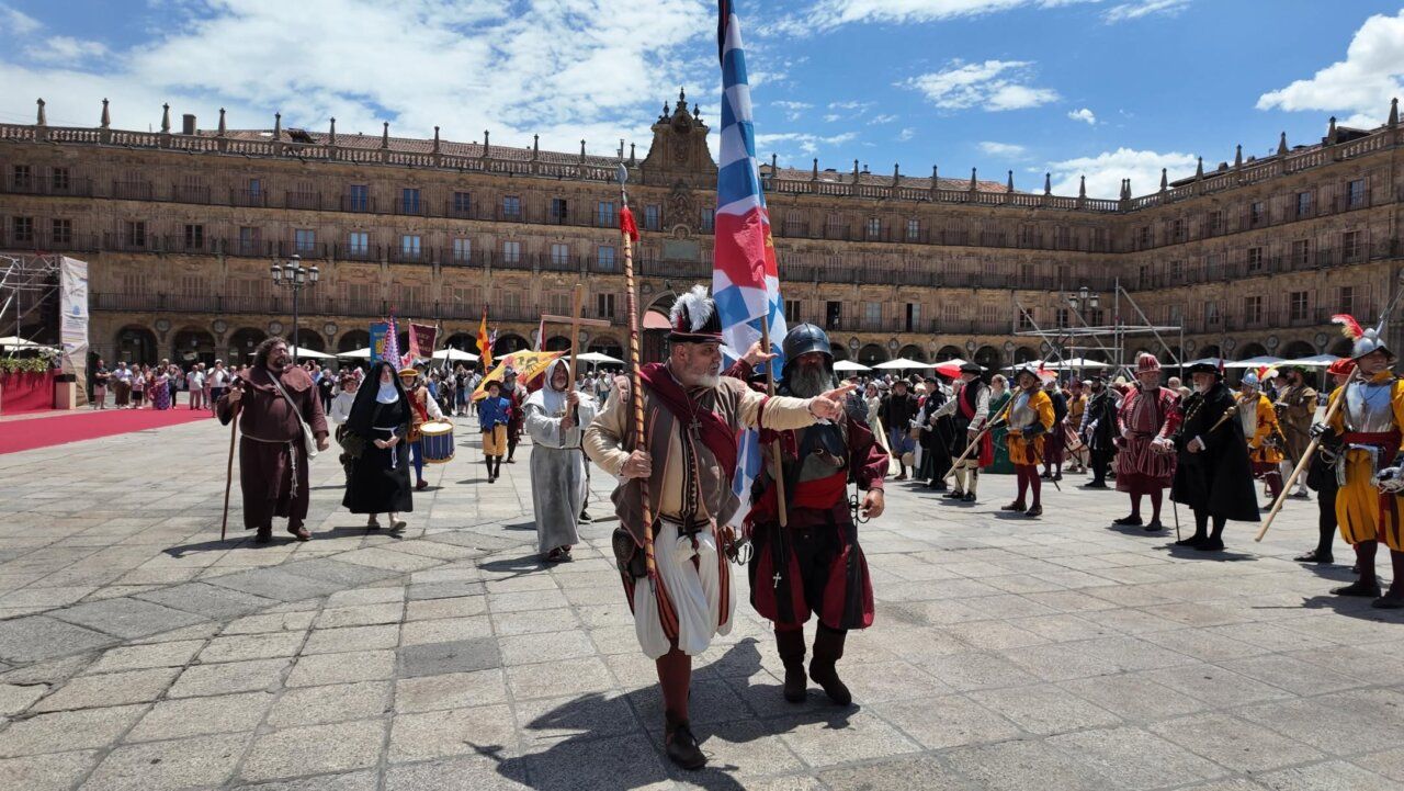 Recreadores históricos en el desfile de los Tercios en Salamanca