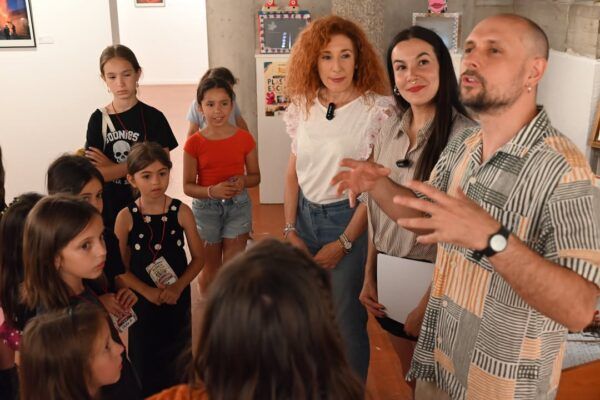 Jóvenes artistas en la exposición de Plástica Escénica en Ciudad Rodrigo