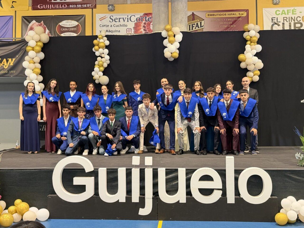 Grupo de alumnos graduados de 4º de ESO en Guijuelo