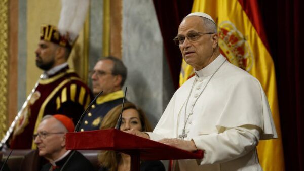El Papa León XIV hablando en el Congreso de los Diputados en España