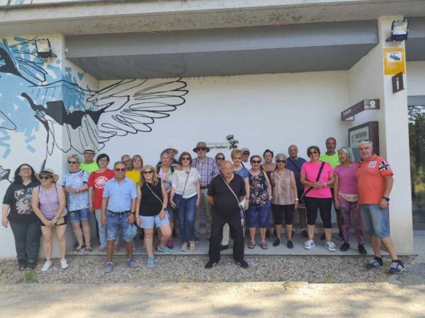 Grupo de personas en la Isla del Soto durante una jornada ambiental