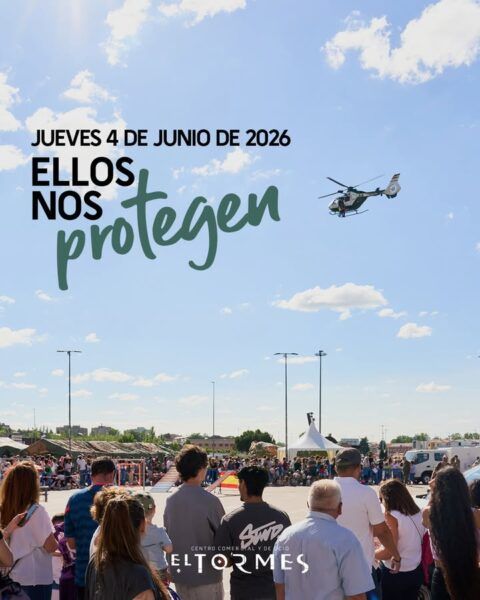 Evento familiar sobre las Fuerzas Armadas en El Tormes con helicóptero