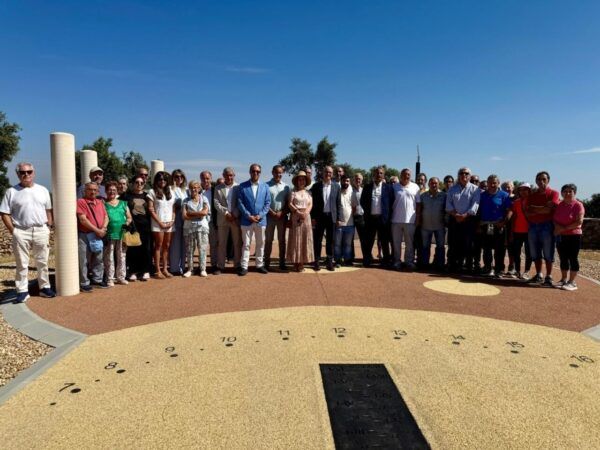 Inauguración del nuevo Mirador Astronómico de El Maíllo con asistentes