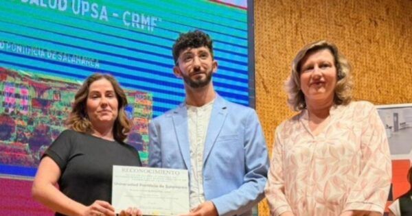 Entrega de premios a la Universidad Pontificia de Salamanca por promoción de la salud