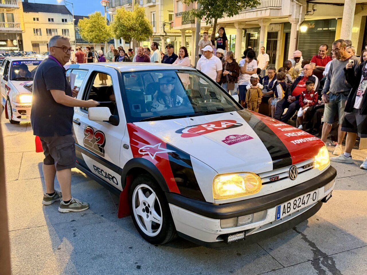 Coche clásico en el XIII Rally Entresierras Clásico en Guijuelo