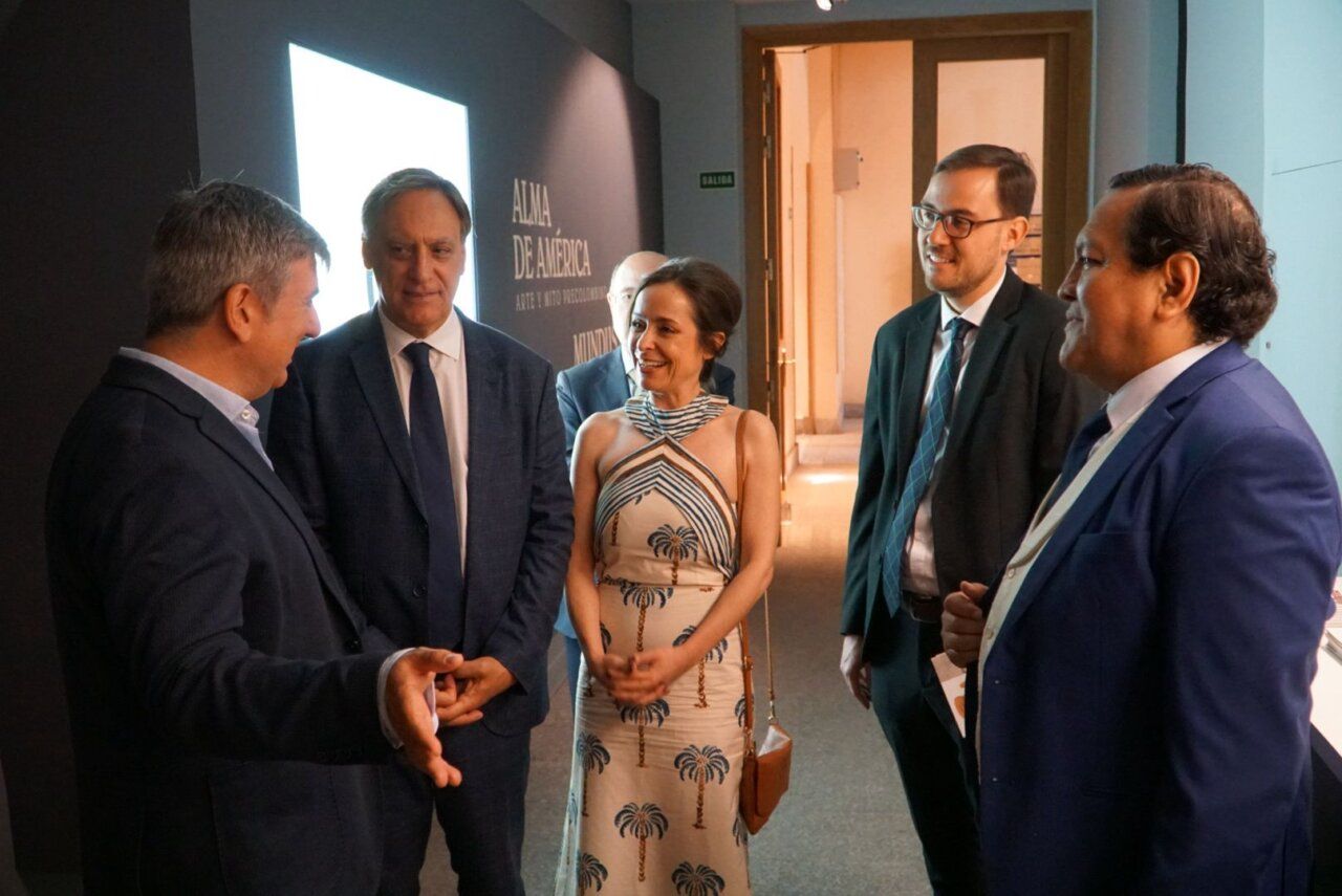 Inauguración de la muestra cultural en la Sala de Exposiciones de San Eloy.