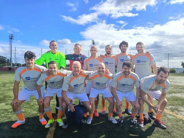 Equipo de veteranos del Servicio de Extinción de Incendios de Salamanca en el campeonato de Fútbol 7