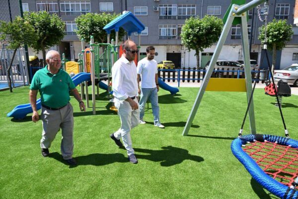 Visita al nuevo parque infantil en Hermanos García Carraffa