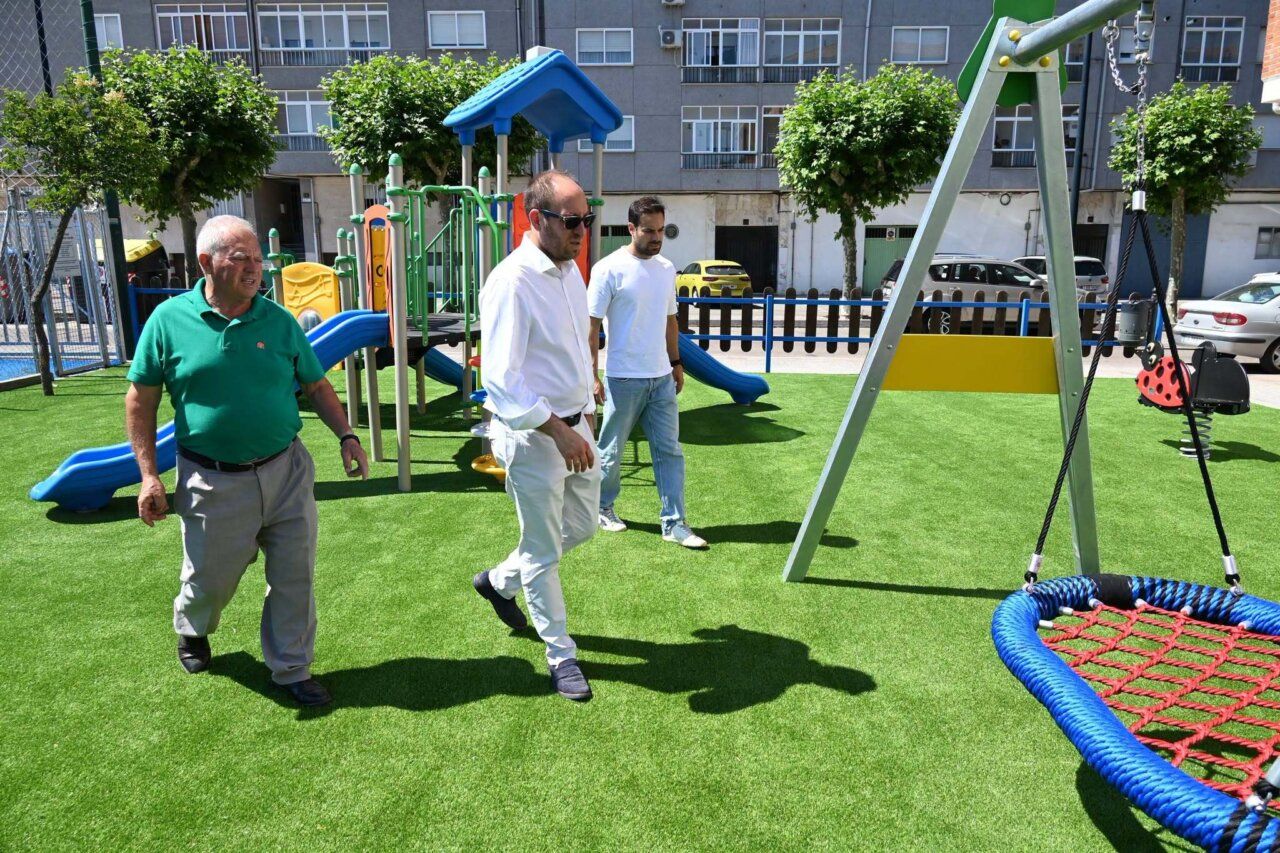 Visita al nuevo parque infantil en Hermanos García Carraffa