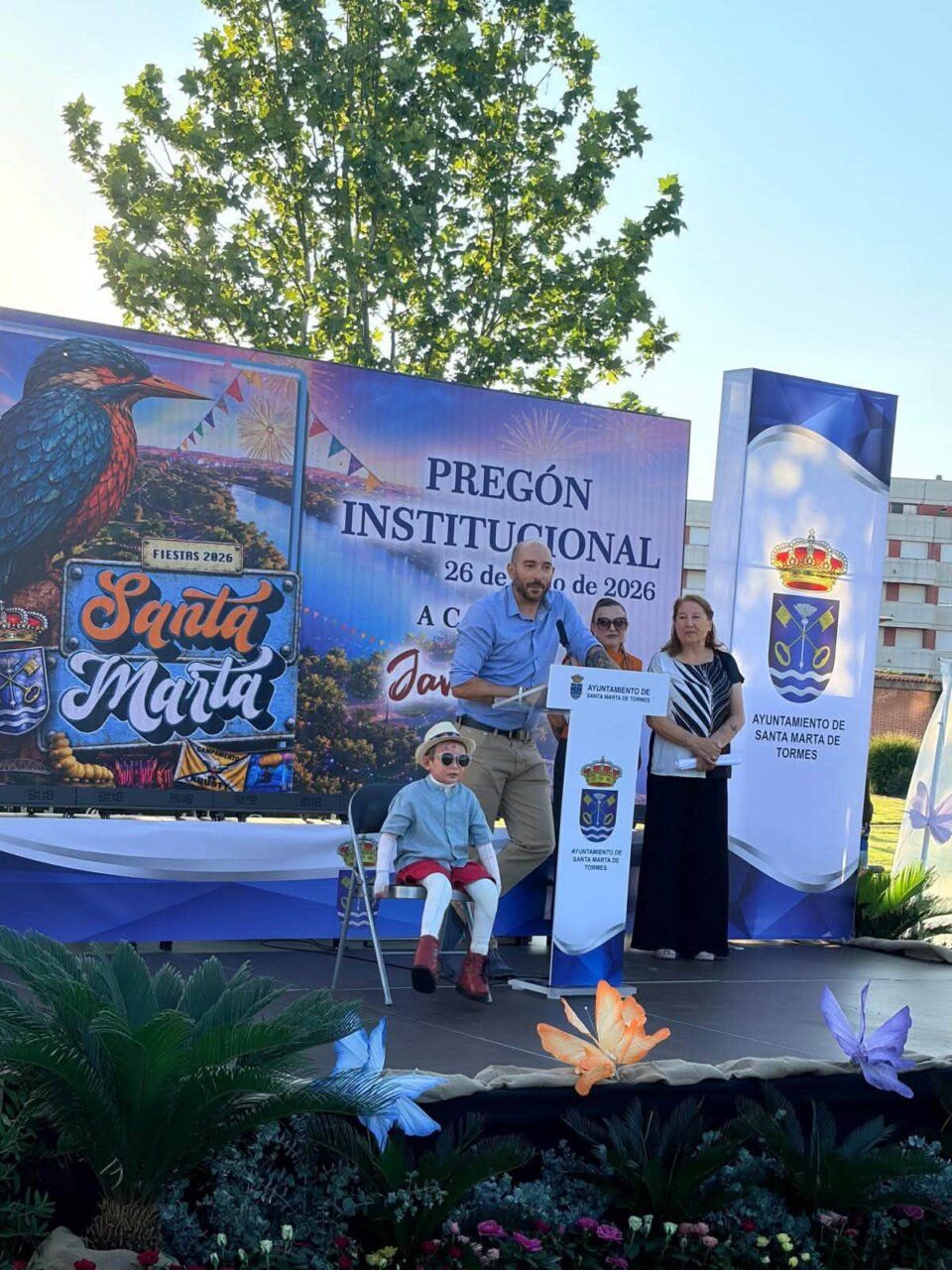 Javi dando un pregón en las fiestas de Santa Marta de Tormes