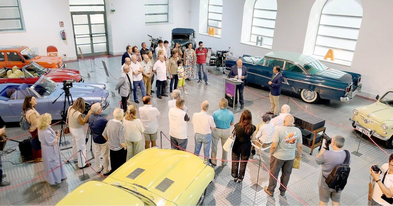 Inauguración de la exposición en el Museo de Historia de la Automoción de Salamanca