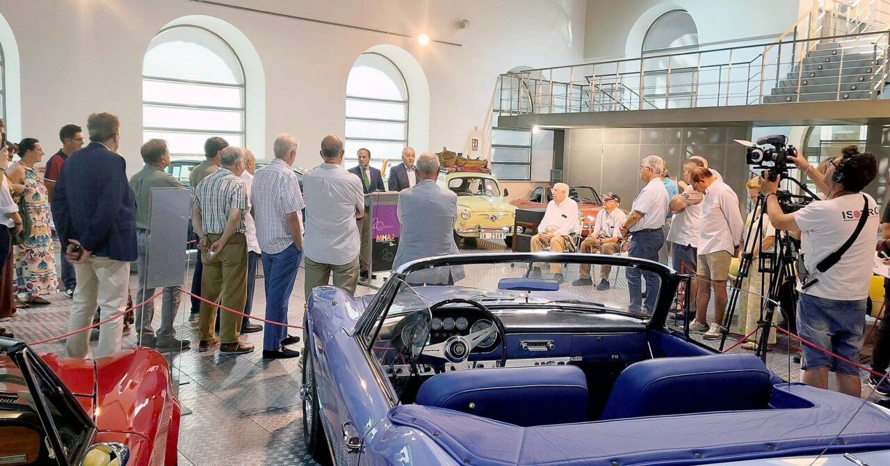 Visita al Museo de Historia de la Automoción de Salamanca con vehículos clásicos