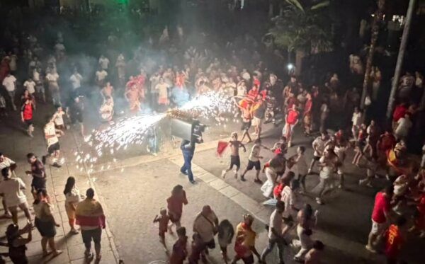 Celebración en la Plaza Mayor de Alba de Tormes tras el Mundial de España
