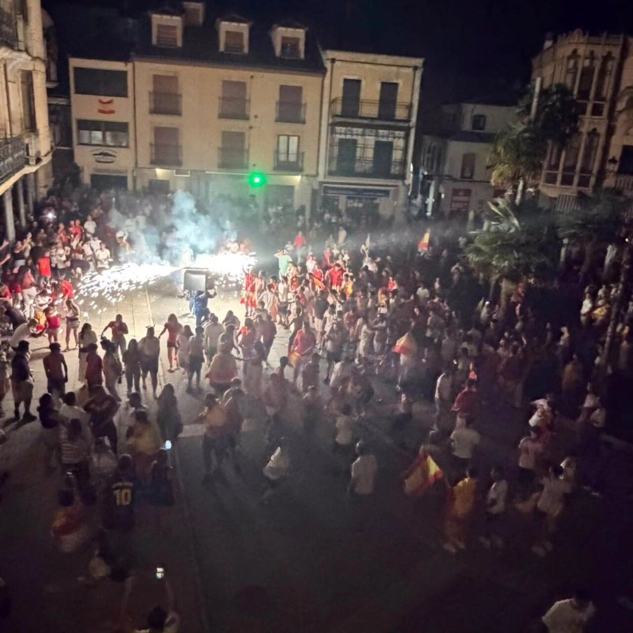Celebración en la Plaza Mayor de Alba de Tormes tras el Mundial de España