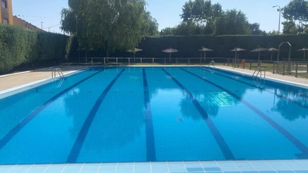 Piscina municipal de Carbajosa de la Sagrada lista para abrir