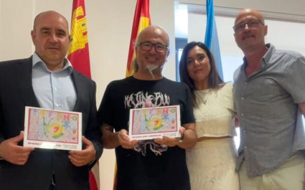 Entrega de cheque por recaudación del festival Berenguela Rock a Pyfano