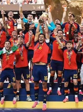 Jugadores de la selección española celebrando la victoria en la Copa Mundial 2026