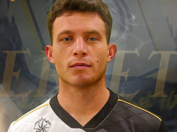 Jugador del Unionistas de Salamanca CF agradecido por su tiempo en el club