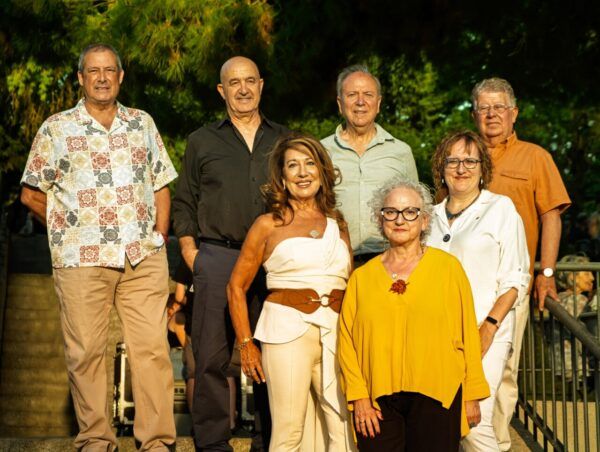 Grupo de poetas en homenaje a la Escuela de Salamanca
