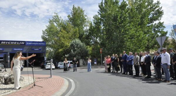 Acto de homenaje a las víctimas del terrorismo en la glorieta Miguel Ángel Blanco