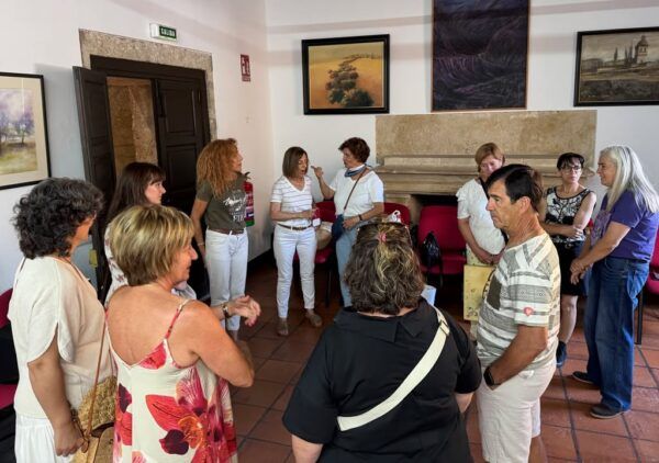 Grupo de personas en la inauguración del Taller de Percusión en Salamanca
