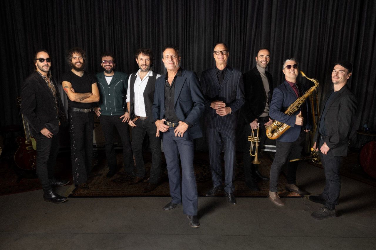 Fotografía de la banda M-Clan en su gira de 30 aniversario