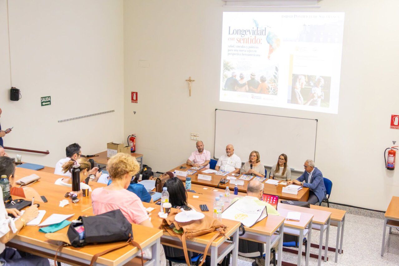 Panel de discusión sobre envejecimiento activo en Salamanca