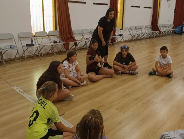 Niños participando en el Proyecto Siamés en Castellanos de Moriscos
