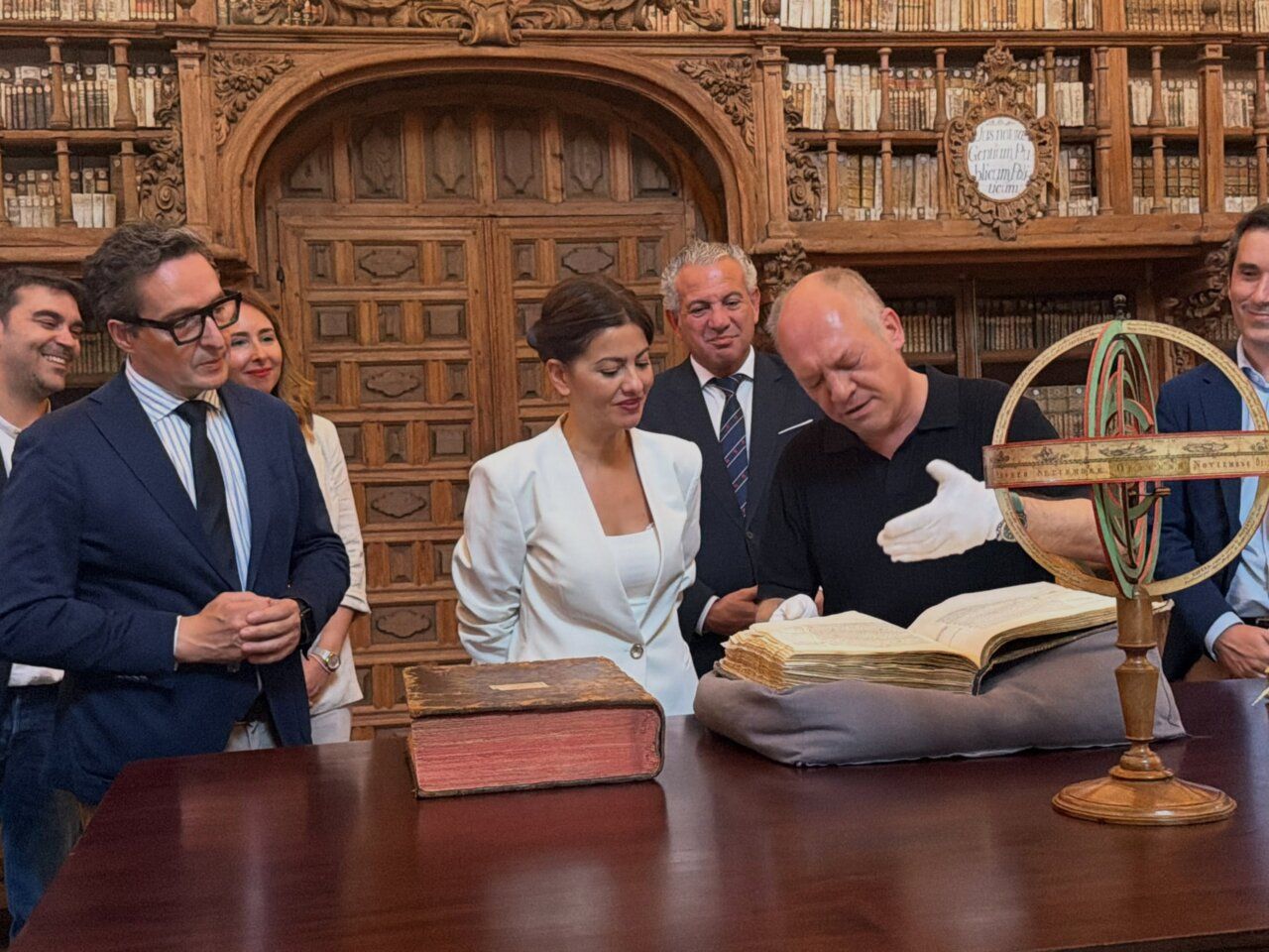 Firma de convenio en la Universidad de Salamanca para nueva cátedra de educación