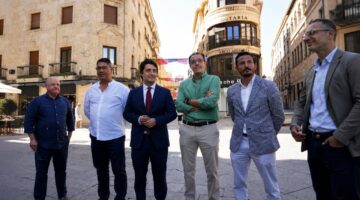 Salamanca inicia la campaña 'Comercios con Alma en honor al V Centenario de la Escuela de Salamanca